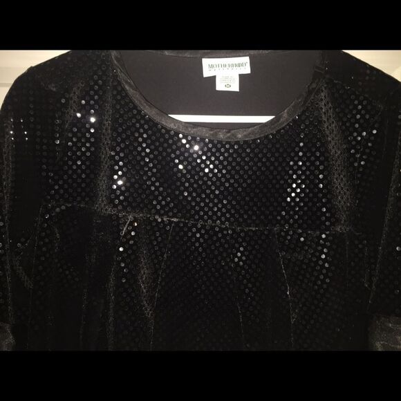 Motherhood Maternity Black Sequin Top - Picture 2 of 2